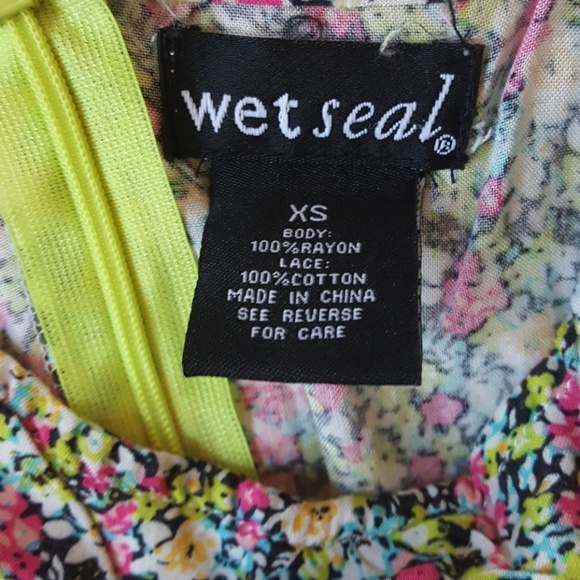 Wet Seal Floral Blouse - Picture 3 of 4